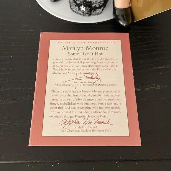 Marilyn Monroe- Some Like it Hot-Doll - Picture 3 of 10